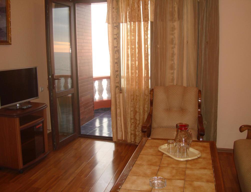 Guest House Rusalka Кобулети Экстерьер фото
